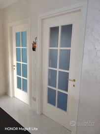 Porte interne bianche laccate stile inglese con ve