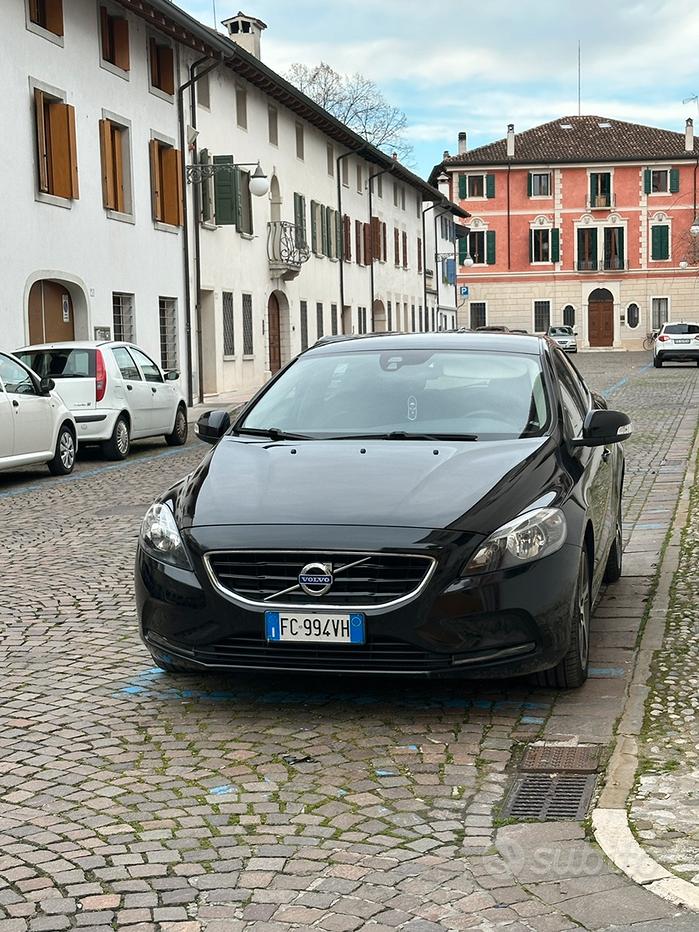 Volvo V40 2016 R-Design Geartronic Momentum