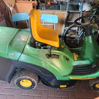 Trattorino tagliaerba John Deere