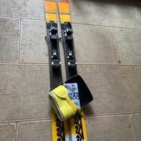 Scii completi e pelli di foca