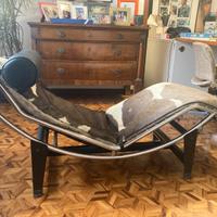 Chaise longue di Le Corbusier Alivar