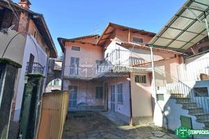 SOLUZIONE SEMI INDIPENDENTE CON CORTILETTO PRIVATO