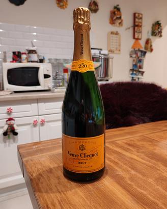 CHAMPAGNE
