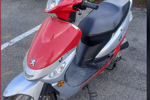Scooter 50 Peugeot v-click 4t
