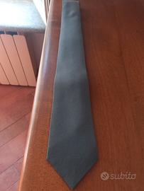 cravatta grigio scuro marca Hermès