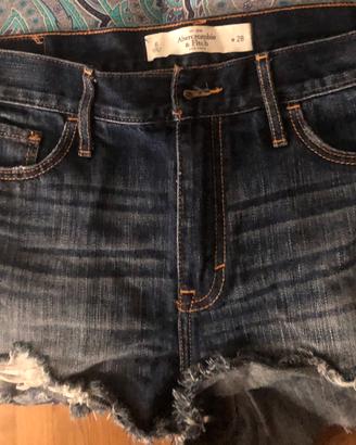 Due Pantaloncini corti