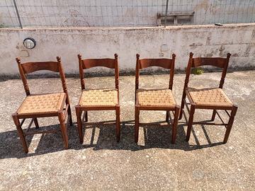 sedie di legno impagliate