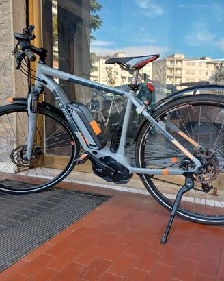 Bici elettrica CUBE