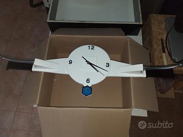 Orologio vespa in legno con vere leve vespa