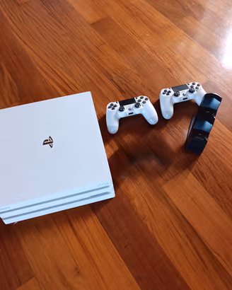 PS4 pro bianca limited edition + 2 pad +  basetta