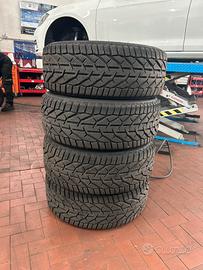 4 pneumatici usati Kormoran 225/45 R17
