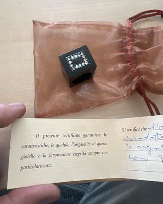 Anello in onice nera ed argento con zirconi