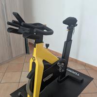 spin bike Technogym group cycle connect
