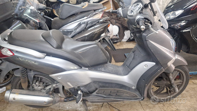 Yamaha xcity 250 grigio
