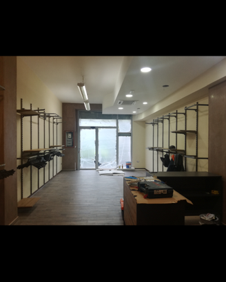 arredamento per negozio di abbigliamento