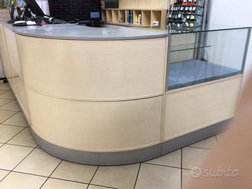 Arredo negozio calzature e pelletterie