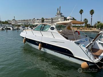 Stupendo Natante enorme