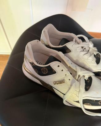 Scarpe Guess usate poche volte