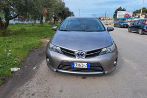 Toyota Auris 1.8 Hybrid GPL anno 2013, 6.500€Trani
