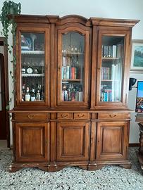 Credenza/ Cristalleria classica in legno e vetrina