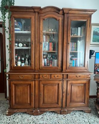 Credenza/ Cristalleria classica in legno e vetrina