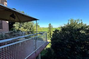 Casa indipendente di 360 m² con più di 5 locali e 