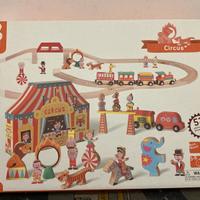 Trenino e pista giocattolo