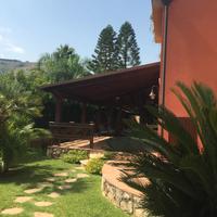 Villa immersa nel verde