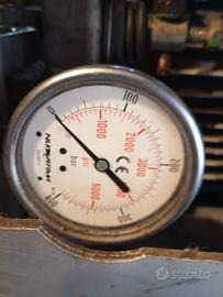 Pressa oleodinamica 10 tonnellate.