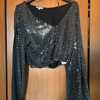 top brillantinato con maniche aperte