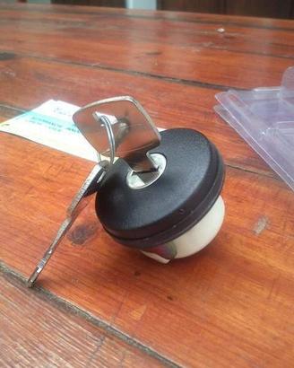 Tappo serbatoio carburante con chiave - Nuovo