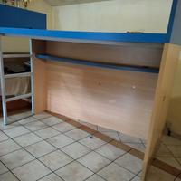 Letto soppalco con cassettoni