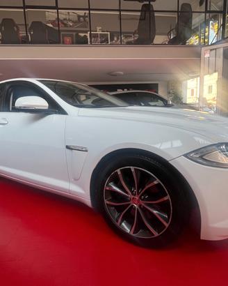 JAGUAR XF 2,2 D PREMIUM LUXURY 190CV PELLE AUT. NA