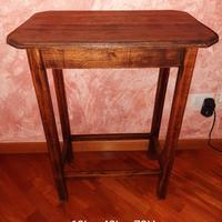 Tavolino in legno massello