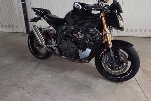 cbr 1000rr naked 190cv