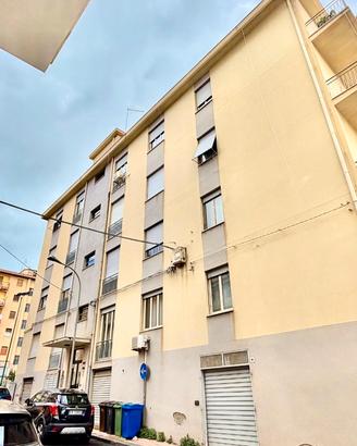 Rif. 607 - Caltanissetta centro, ampio 6 vani lumi