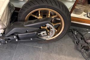 forcellone completo posteriore Tmax 560