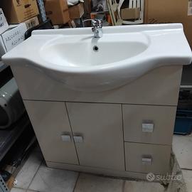 mobile bagno con specchio