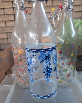 collezione bottiglie di vetro