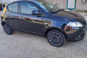 Lancia Ypsilon 1.0 firefly hybrid Silver Plus s&s