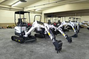 Escavatori nuovi prezzo stock