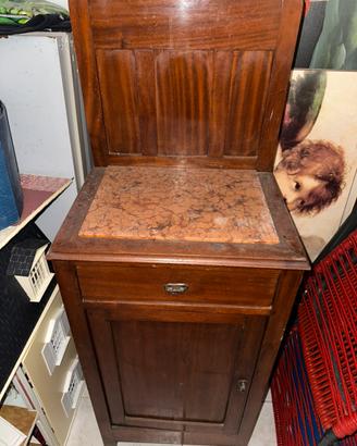 Comodino antico