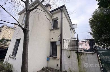 Appartamento a Venezia, via Cosenz, 8, 3 locali