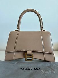 Borda Balenciaga Hourglass