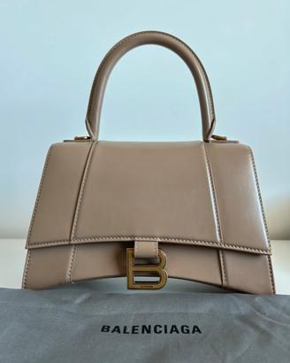 Borda Balenciaga Hourglass