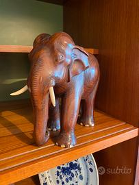 Elefante soprammobile in legno