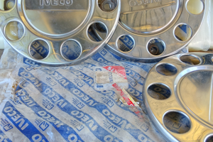 Borchie acciaio iveco