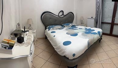 Letto matrimoniale marca Corte Zari artigianale