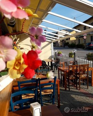 Pizzeria Storica con Ampio Dehors e Forno a Legna