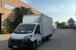 Furgone cassonato Fiat Ducato con sponda idraulica